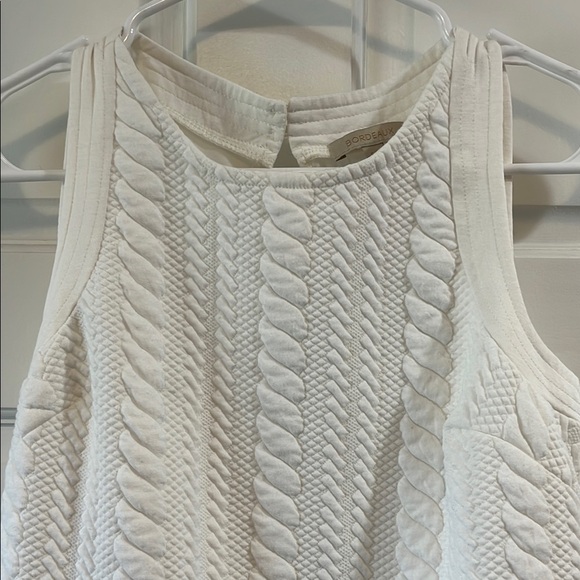 Bordeaux White Textured Herringbone Quilted Tank Top - Size Small - Picture 3 of 15